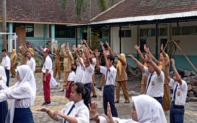 Awali Semester Genap dengan Semangat Baru : SLB Negeri Jember Gelar