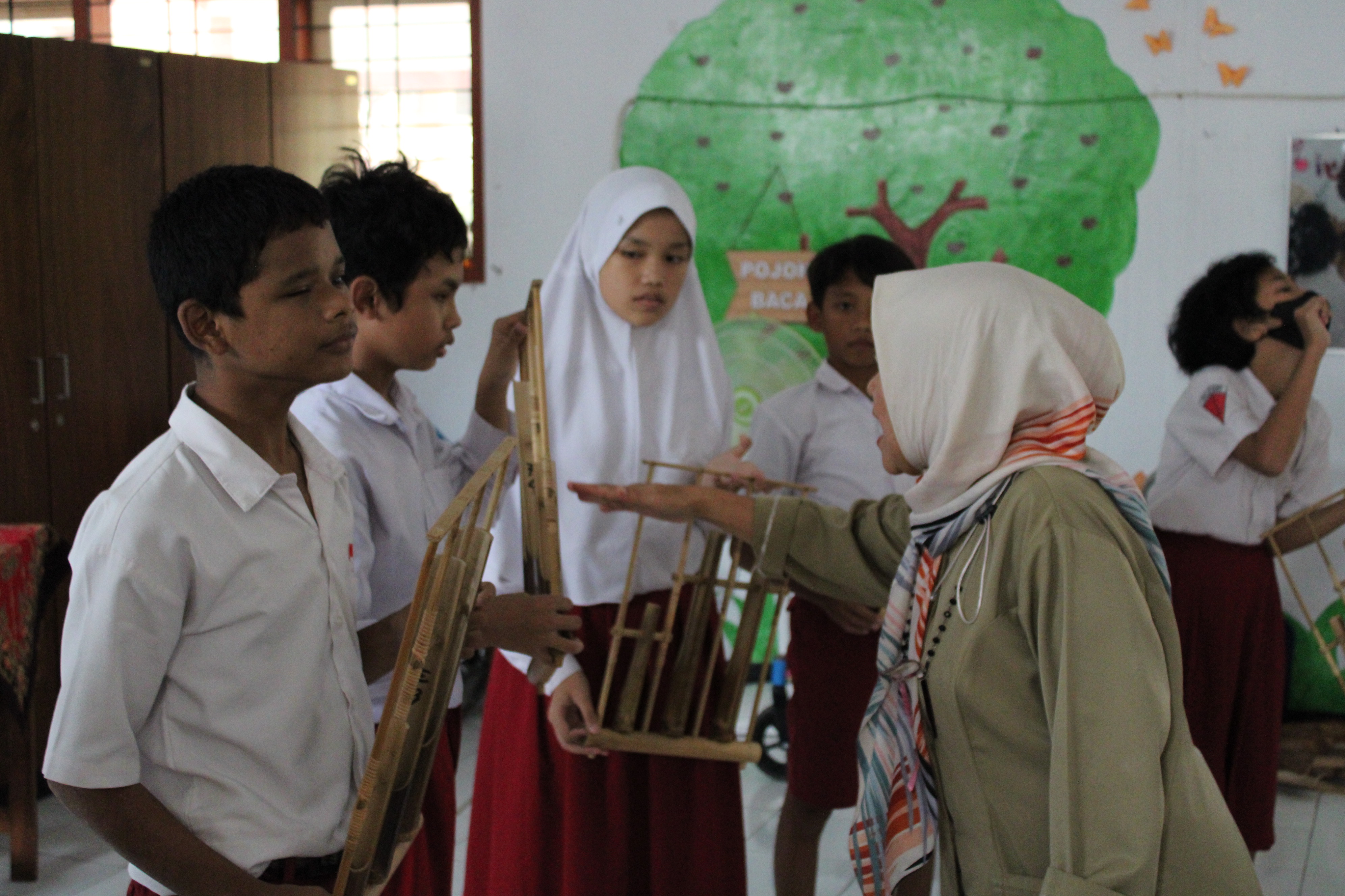 ANGKLUNG